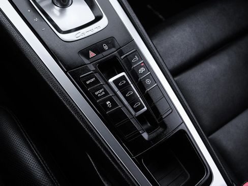 Used 2013 Porsche 911 Carrera 4 AWD/4WD image 24