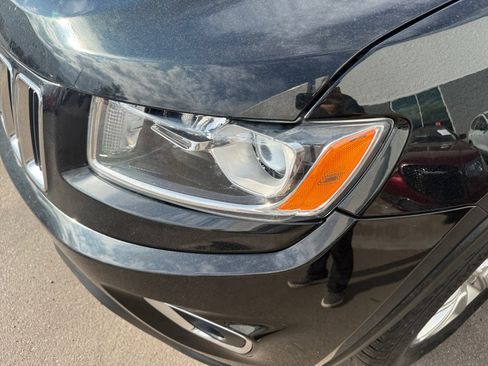 Used 2015 Jeep Grand Cherokee Laredo w/ Quick Order Package 23E image 9