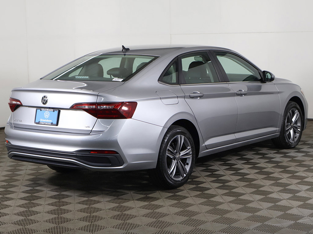 Used 2023 Volkswagen Jetta SE FWD image 9