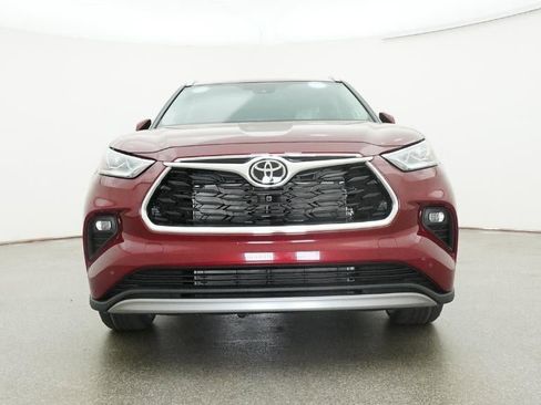 New 2026 Toyota Highlander Platinum image 31