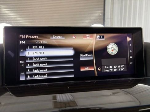 Used 2018 Lexus LX 570 4WD image 18