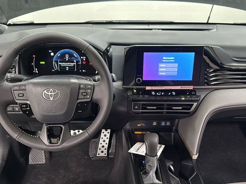 New 2026 Toyota Camry SE image 9