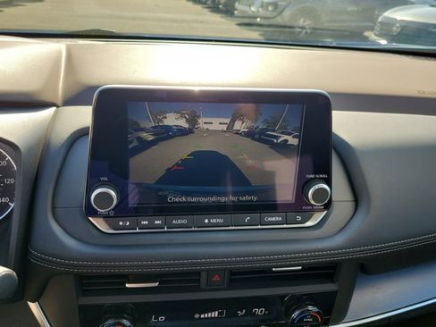 Used 2023 Nissan Rogue SV image 30