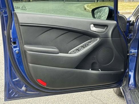 Used 2017 Kia Forte LX image 7