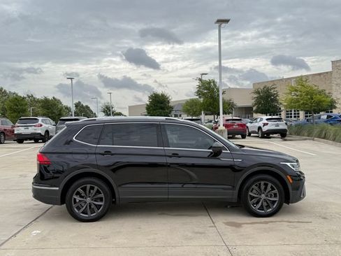 Used 2022 Volkswagen Tiguan SE FWD image 5