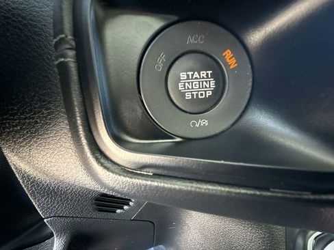Used 2024 Jeep Wrangler Unlimited Rubicon w/ Technology Group AWD/4WD image 16