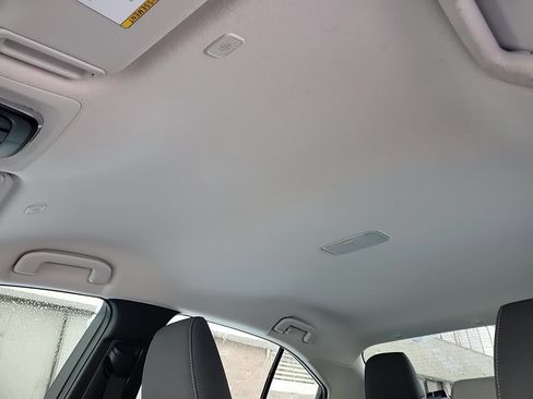 Used 2025 Toyota Corolla LE image 20