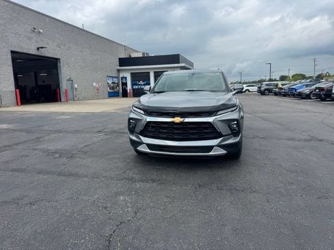 Used 2024 Chevrolet Blazer LT w/ Convenience Package AWD/4WD image 2