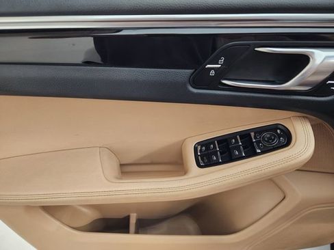 Used 2021 Porsche Macan S image 23