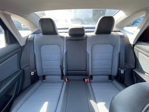 Used 2025 Volkswagen Jetta SE image 39