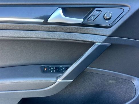 Used 2019 Volkswagen Golf R 4-Door image 11