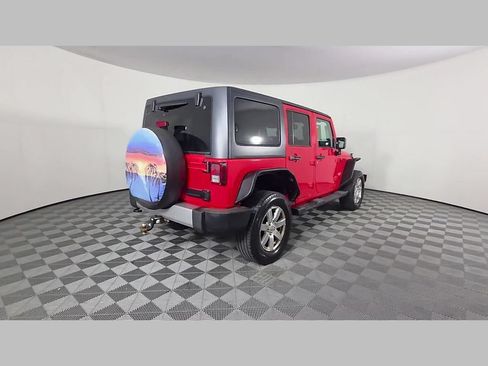 Used 2013 Jeep Wrangler Unlimited Sahara w/ Connectivity Group AWD/4WD image 39