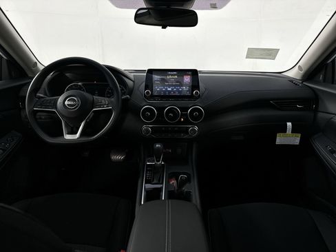 Used 2025 Nissan Sentra SV image 22