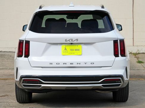 Used 2022 Kia Sorento S FWD image 47