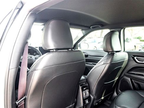 New 2026 Jeep Compass Latitude image 18