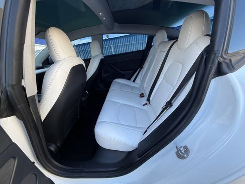 Used 2021 Tesla Model 3 Performance image 13