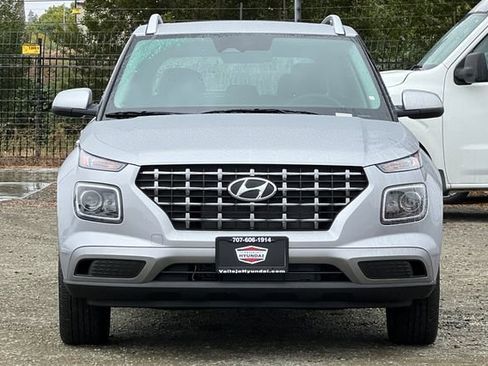New 2026 Hyundai Venue SEL FWD image 3