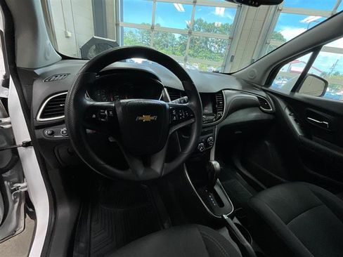 Used 2020 Chevrolet Trax LT AWD/4WD image 13