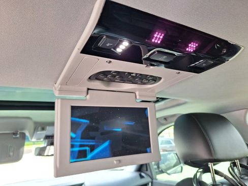 Used 2020 Cadillac Escalade Premium Luxury RWD image 13