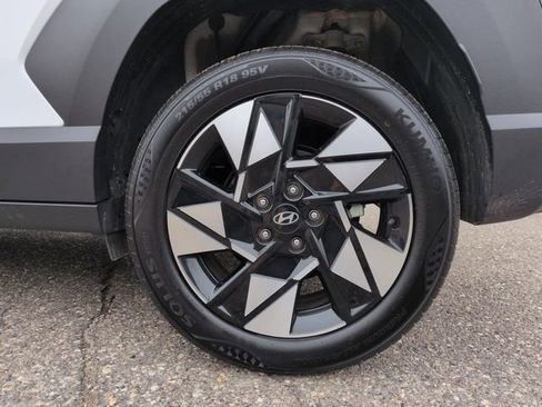 Used 2024 Hyundai Kona SEL AWD/4WD image 48