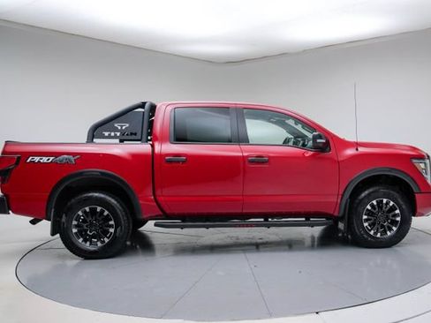 Used 2021 Nissan Titan PRO-4X w/ Pro-4x Convenience Package AWD/4WD image 8