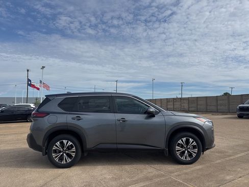 Certified 2023 Nissan Rogue SV FWD image 25