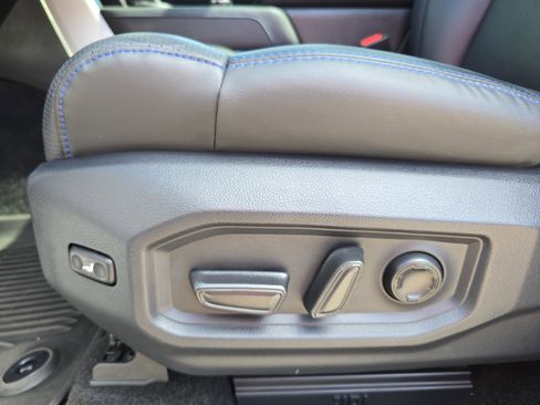 Used 2024 Toyota Sequoia Platinum AWD/4WD image 29