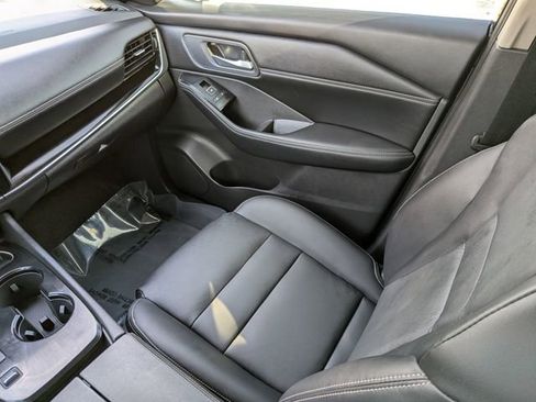 Certified 2024 Nissan Rogue SL w/ SL Premium Package image 16