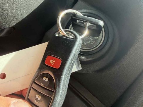 Used 2012 Nissan Pathfinder S image 23