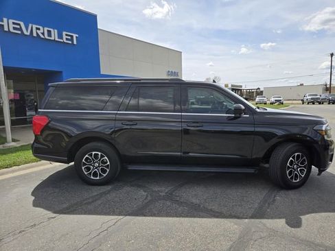 Used 2024 Ford Expedition Max XLT AWD/4WD image 2