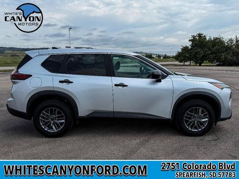 Used 2024 Nissan Rogue S AWD/4WD image 11