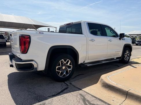 Used 2024 GMC Sierra 1500 SLT AWD/4WD image 4