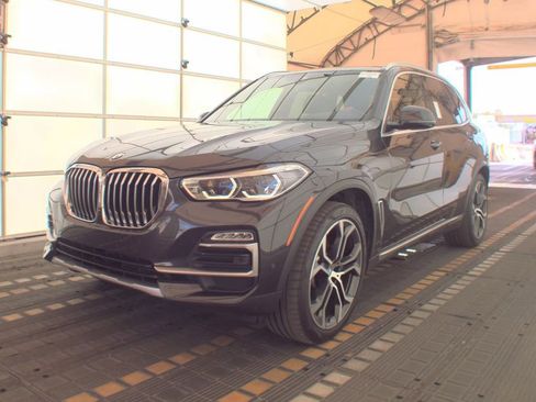 Used 2021 BMW X5 sDrive40i w/ Executive Package RWD image 2