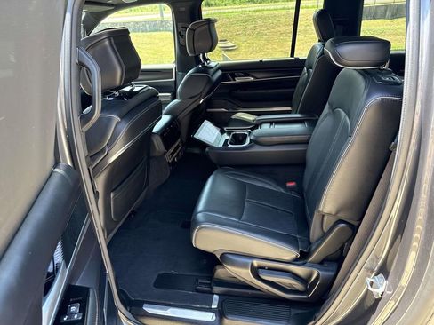 Used 2024 Jeep Grand Wagoneer L Series II w/ Quick Order Packagew 28T AWD/4WD image 10