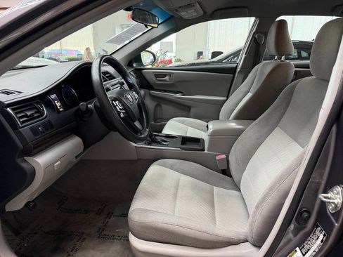 Used 2016 Toyota Camry LE FWD image 11