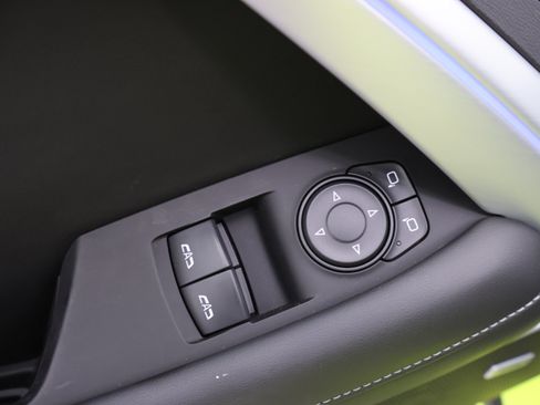 Used 2020 Chevrolet Camaro SS RWD image 34