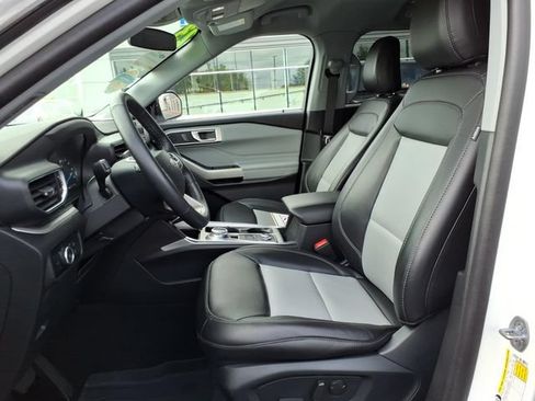 Certified 2023 Ford Explorer XLT w/ Equipment Group 202A AWD/4WD image 17