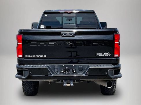 Used 2024 Chevrolet Silverado 3500 High Country w/ Technology Package AWD/4WD image 5