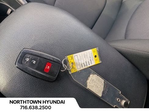 Used 2025 Toyota RAV4 XLE image 20