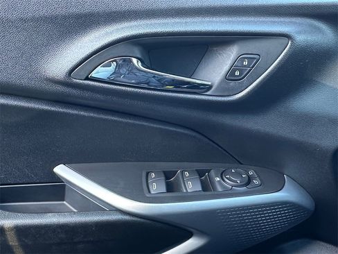 Used 2024 Chevrolet Trax LS w/ LS Convenience Package image 11