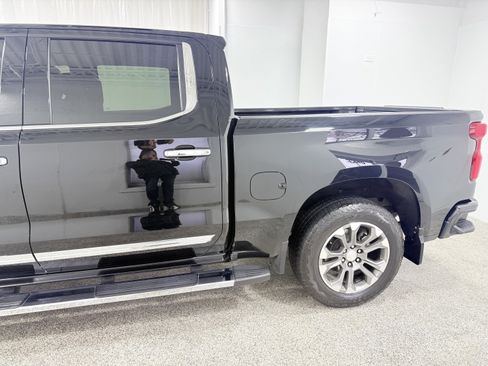 Certified 2024 Chevrolet Silverado 1500 High Country w/ Technology Package image 5
