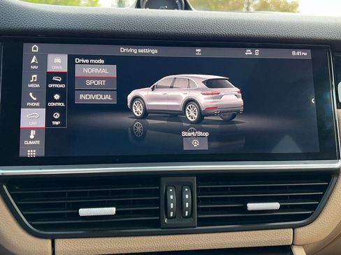 Used 2019 Porsche Cayenne Base AWD 4dr SUV image 30