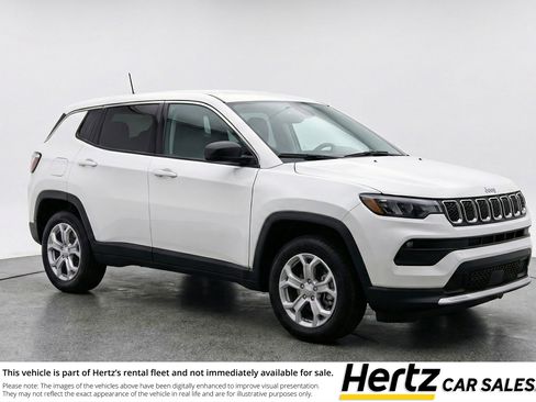 Used 2025 Jeep Compass Latitude image 1