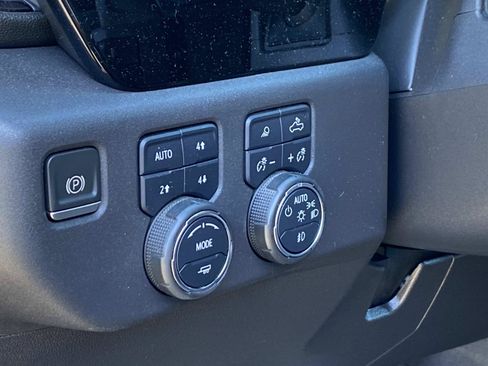 Used 2023 Chevrolet Silverado 1500 ZR2 AWD/4WD image 31