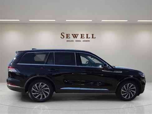 New 2026 Lincoln Aviator 2WD image 5