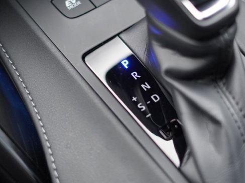 Certified 2024 Toyota Venza XLE image 35