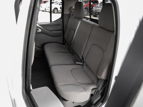 Used 2020 Nissan Frontier SV RWD image 36