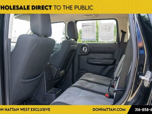 Used 2007 Dodge Nitro SXT RWD image 13