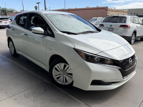 Used 2025 Nissan Leaf S FWD image 6