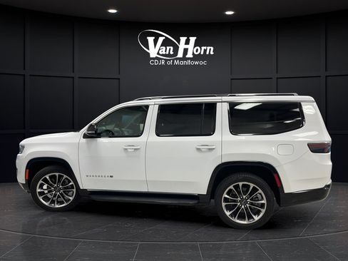 Used 2024 Jeep Wagoneer Series II w/ Premium Group I AWD/4WD image 4